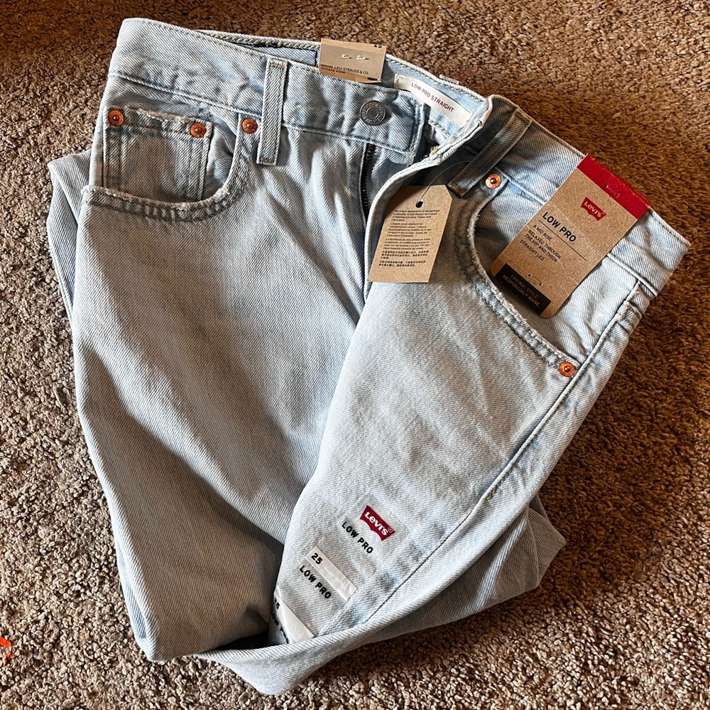 Levi’s low pro